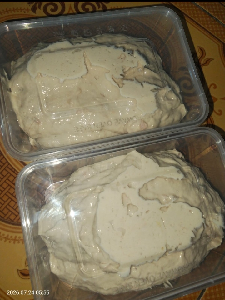 Adonan bakso ayam di bungkus dengan thinwall